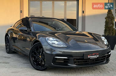 Фастбек Porsche Panamera 2017 в Мукачевому