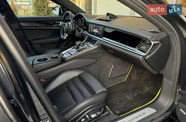 Фастбэк Porsche Panamera 2017 в 