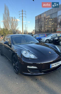 Фастбэк Porsche Panamera 2012 в Одессе