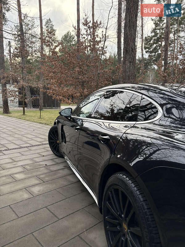 Фастбек Porsche Panamera 2016 в Василькові