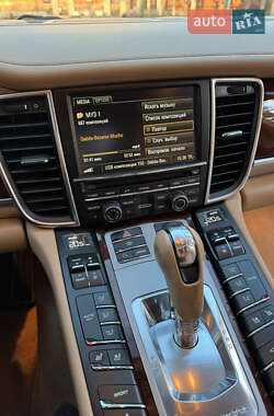 Фастбэк Porsche Panamera 2012 в 