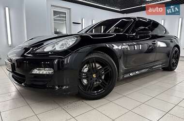 Фастбэк Porsche Panamera 2011 в Киеве