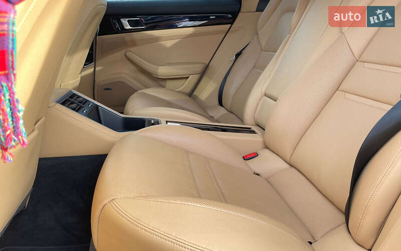 Фастбэк Porsche Panamera 2017 в Коломые