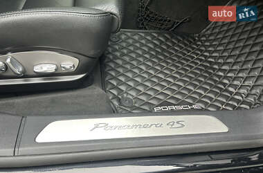 Фастбэк Porsche Panamera 2011 в 