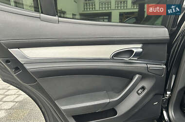 Фастбэк Porsche Panamera 2011 в 