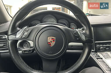 Фастбэк Porsche Panamera 2011 в 