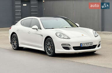 Фастбек Porsche Panamera 2011 в Києві