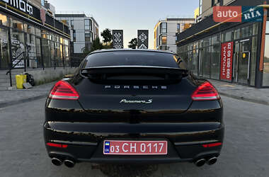 Фастбек Porsche Panamera 2014 в Володимирі