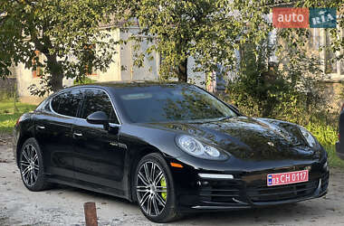 Фастбек Porsche Panamera 2014 в Володимирі