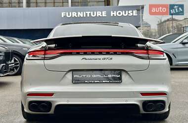 Фастбэк Porsche Panamera 2022 в Киеве