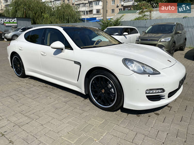 Фастбек Porsche Panamera 2012 в Одесі
