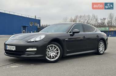 Фастбек Porsche Panamera 2010 в Києві