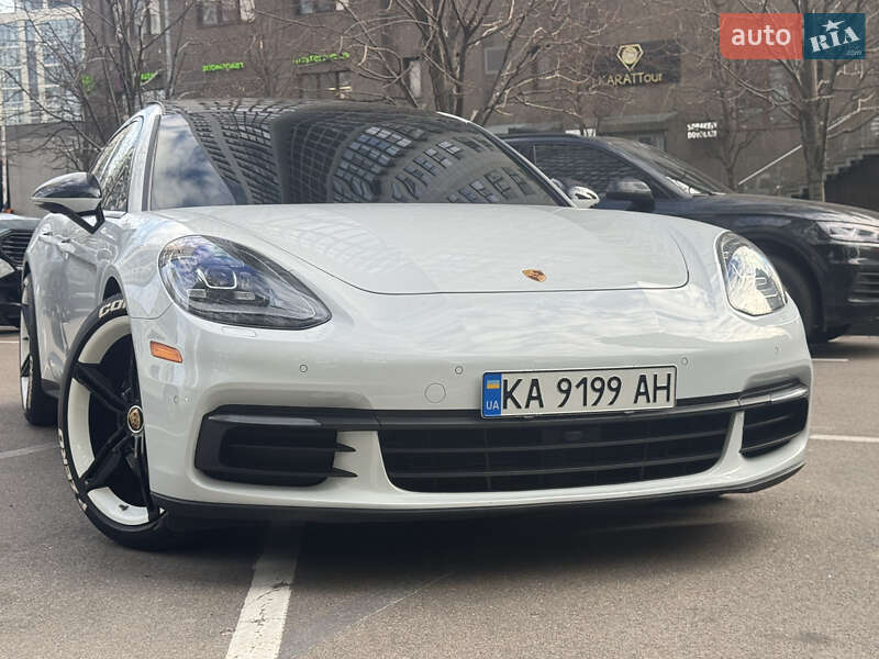 Фастбэк Porsche Panamera 2017 в Киеве