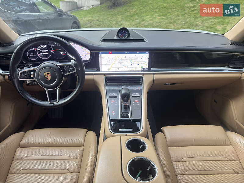 Фастбэк Porsche Panamera 2017 в Киеве