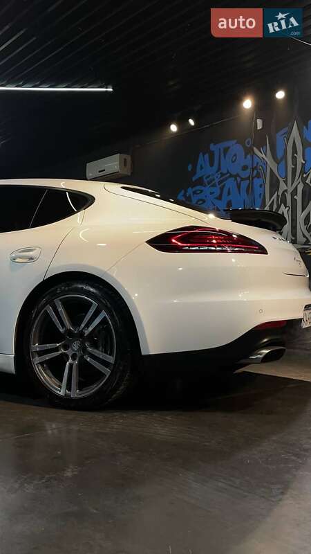 Фастбек Porsche Panamera 2013 в Києві