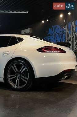 Фастбек Porsche Panamera 2013 в Києві