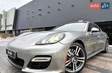 Фастбэк Porsche Panamera 2011 в Киеве