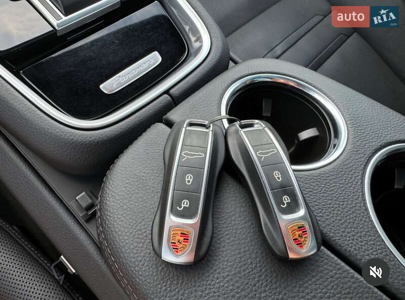 Фастбек Porsche Panamera 2018 в Одесі