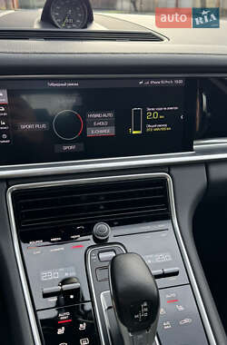 Фастбэк Porsche Panamera 2018 в 