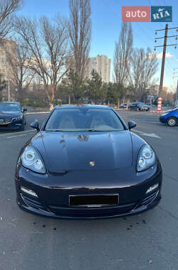 Фастбэк Porsche Panamera 2012 в Одессе