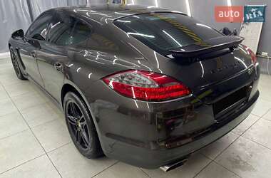 Фастбек Porsche Panamera 2012 в Києві