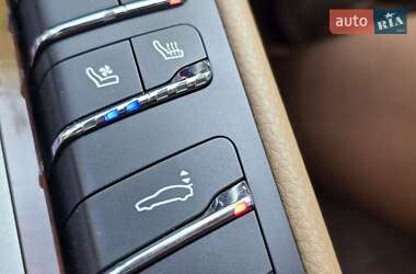 Фастбэк Porsche Panamera 2012 в 