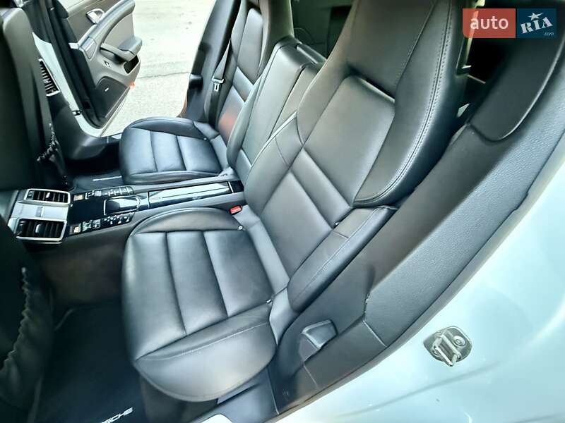 Фастбэк Porsche Panamera 2013 в Одессе фото 95 Фастбэк Porsche Panamera 2013 в Одессе