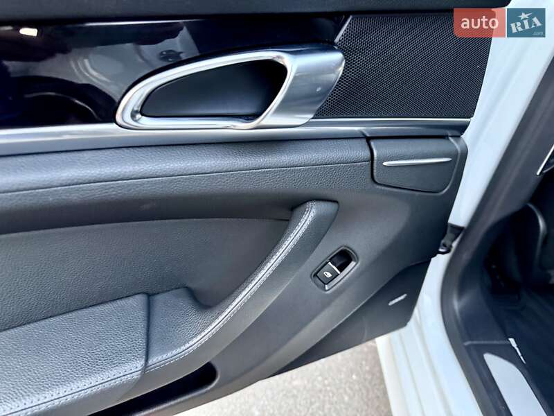 Фастбэк Porsche Panamera 2013 в Одессе фото 97 Фастбэк Porsche Panamera 2013 в Одессе