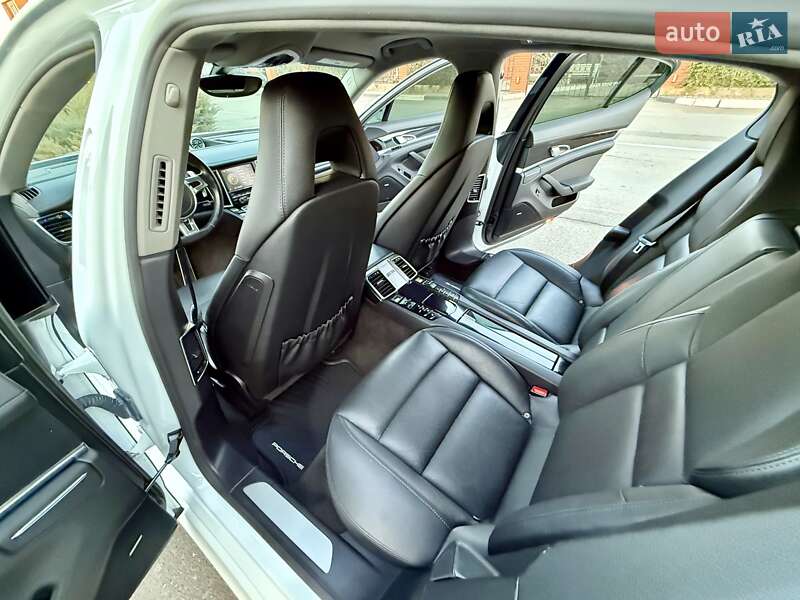 Фастбэк Porsche Panamera 2013 в Одессе фото 98 Фастбэк Porsche Panamera 2013 в Одессе