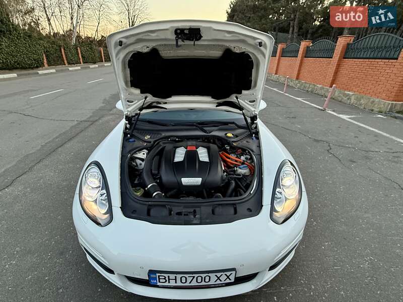 Фастбэк Porsche Panamera 2013 в Одессе фото 137 Фастбэк Porsche Panamera 2013 в Одессе
