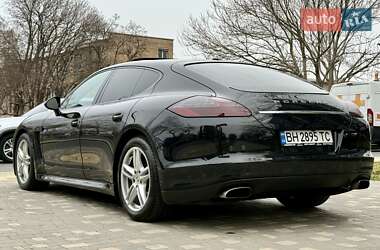 Фастбэк Porsche Panamera 2011 в Одессе