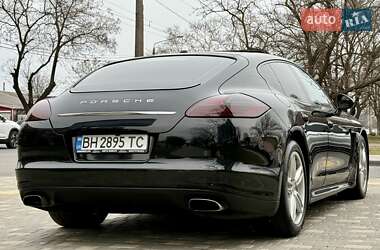 Фастбэк Porsche Panamera 2011 в Одессе