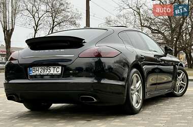 Фастбэк Porsche Panamera 2011 в Одессе