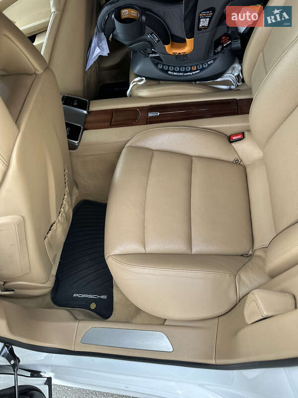 Фастбэк Porsche Panamera 2010 в Киеве