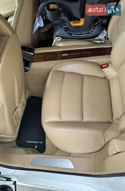 Фастбэк Porsche Panamera 2010 в 