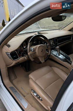Фастбек Porsche Panamera 2012 в 