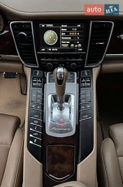 Фастбек Porsche Panamera 2012 в 