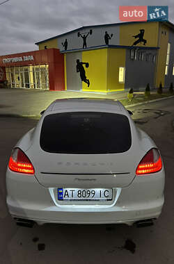 Фастбек Porsche Panamera 2012 в 