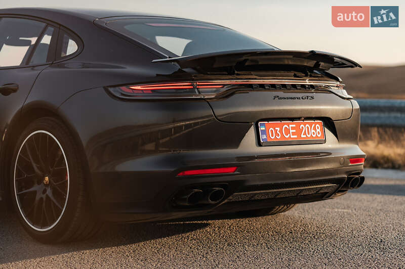 Фастбэк Porsche Panamera 2023 в Ровно
