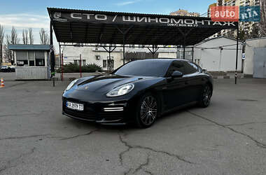 Фастбек Porsche Panamera 2014 в Києві