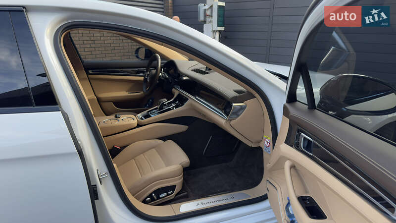 Фастбэк Porsche Panamera 2021 в Ирпене