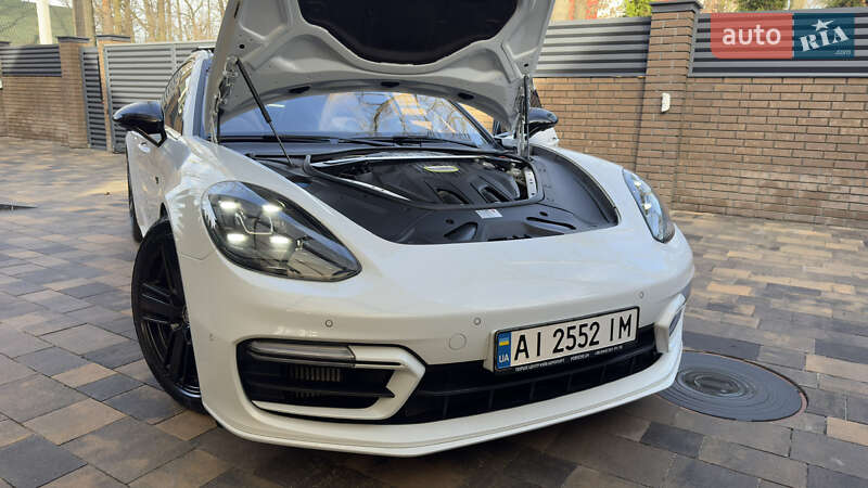 Фастбэк Porsche Panamera 2021 в Ирпене