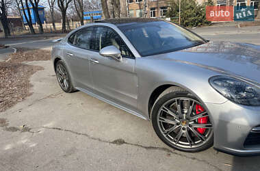 Фастбек Porsche Panamera 2017 в 