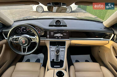 Фастбек Porsche Panamera 2018 в 