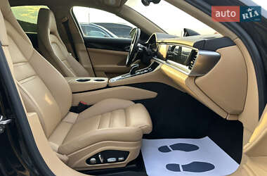 Фастбек Porsche Panamera 2018 в 