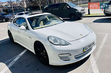 Фастбэк Porsche Panamera 2010 в 