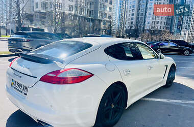Фастбэк Porsche Panamera 2010 в 
