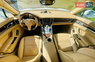 Фастбэк Porsche Panamera 2010 в 