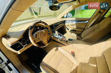 Фастбэк Porsche Panamera 2010 в 
