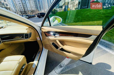 Фастбэк Porsche Panamera 2010 в 